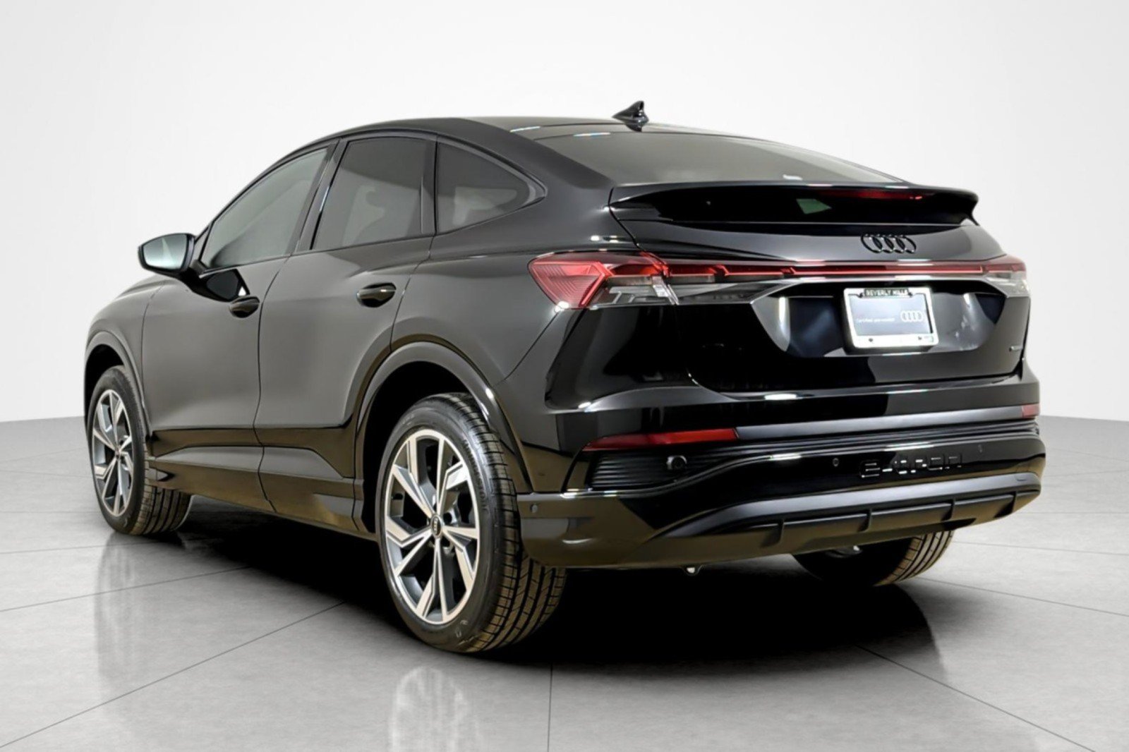 Certified 2023 Audi Q4 e-tron Premium Plus AWD/4WD image 3