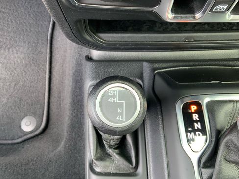 Used 2021 Jeep Wrangler Unlimited Sport AWD/4WD image 35