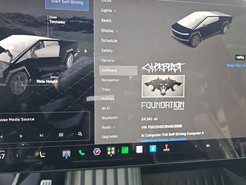 Used 2024 Tesla Cybertruck Cyberbeast AWD/4WD image 4