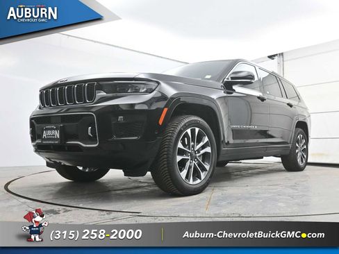 Used 2024 Jeep Grand Cherokee L Overland w/ Trailer Tow Package image 16