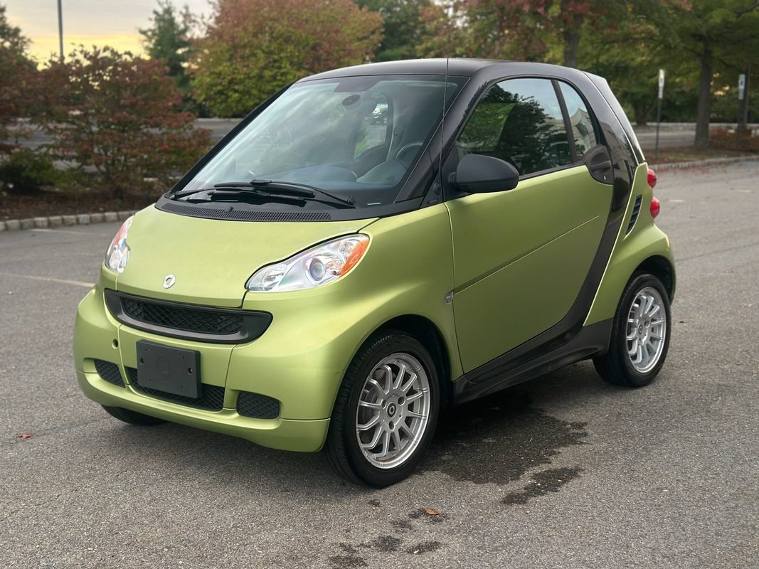 Used 2012 smart fortwo passion RWD image 3