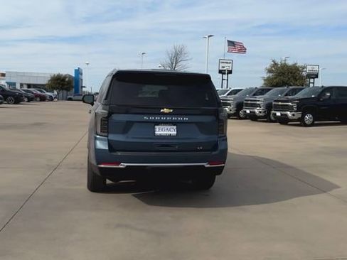 New 2026 Chevrolet Suburban LT w/ Comfort Package image 7