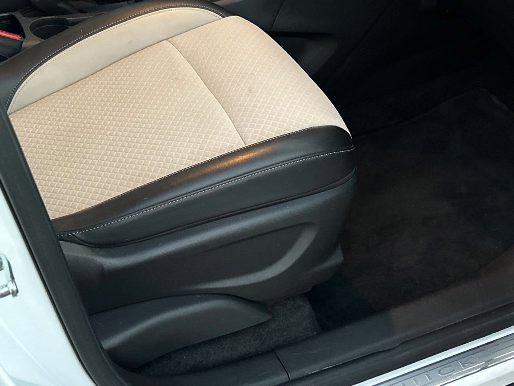 Used 2020 Buick Encore Preferred w/ Safety Package FWD image 33