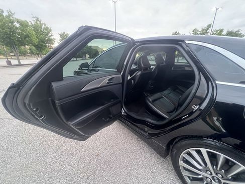 Used 2020 Lincoln MKZ FWD image 14