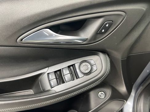 Used 2022 Buick Encore GX Select AWD/4WD image 13