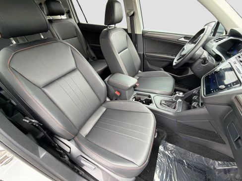 Used 2024 Volkswagen Tiguan Wolfsburg Edition image 15