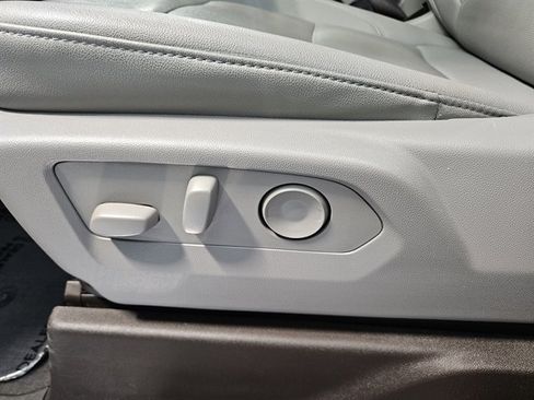 Used 2024 GMC Sierra 1500 SLT image 22