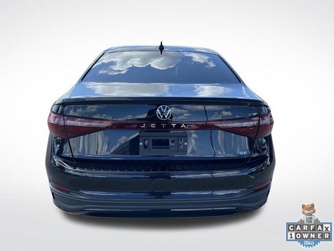 Used 2025 Volkswagen Jetta SE FWD image 8