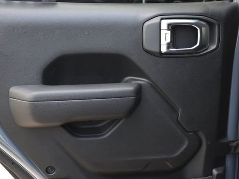 Used 2024 Jeep Wrangler Unlimited Rubicon 4xe w/ Technology Group image 26