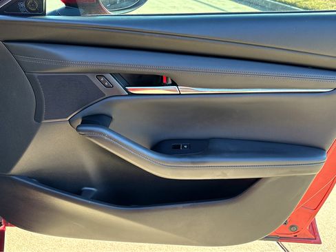 Used 2019 MAZDA MAZDA3 w/Select Pkg image 12