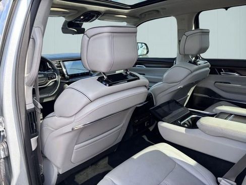 Used 2022 Jeep Grand Wagoneer Series II w/ Convenience Group III AWD/4WD image 24