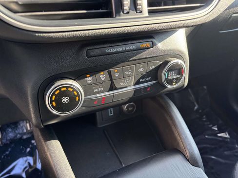 Certified 2020 Ford Escape SE image 24