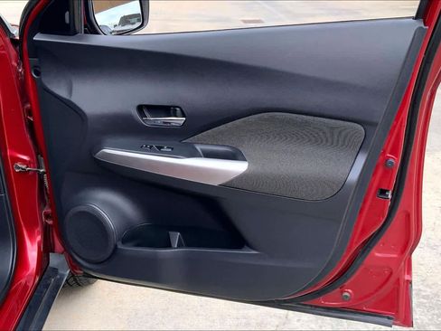 Used 2019 Nissan Kicks SV FWD image 23
