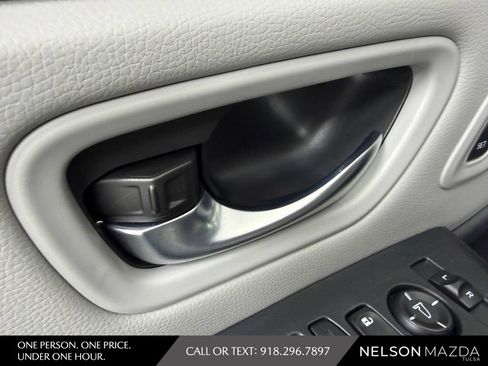 Used 2023 Honda Pilot Touring image 17