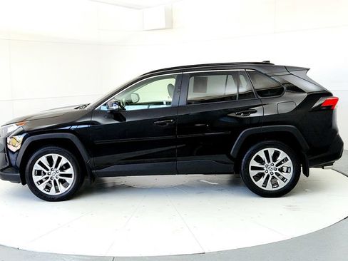 Used 2021 Toyota RAV4 XLE Premium AWD/4WD image 3