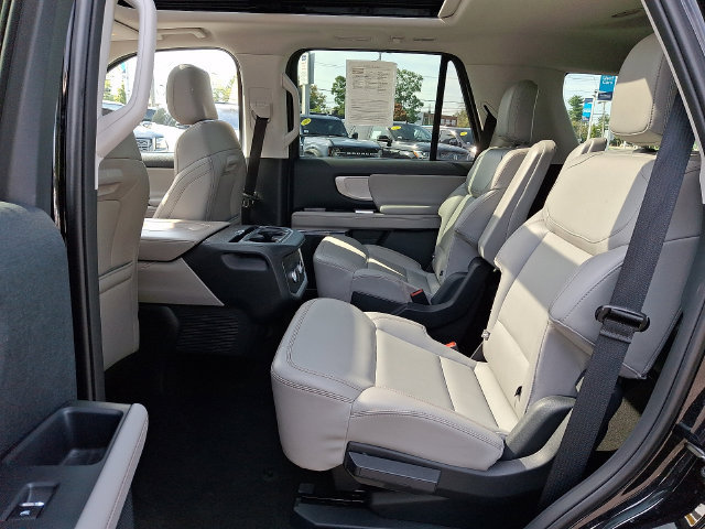 Certified 2025 Ford Expedition Active AWD/4WD image 12