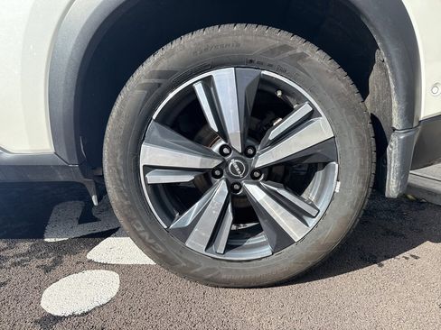 Used 2022 Nissan Rogue SL w/ SL Premium Package image 10