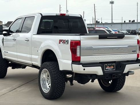Used 2019 Ford F250 Platinum w/ Platinum Ultimate Package AWD/4WD image 3