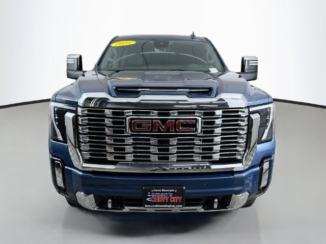 Used 2025 GMC Sierra 2500 Denali w/ Denali Reserve Package AWD/4WD image 2