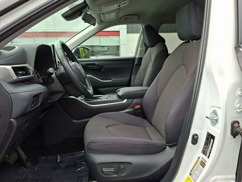 Certified 2025 Toyota Highlander LE AWD/4WD image 14