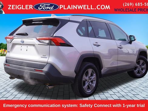 Used 2022 Toyota RAV4 LE image 5
