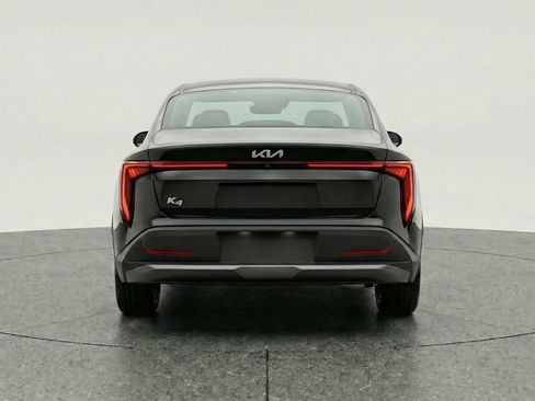 Used 2025 Kia K4 LXS image 7