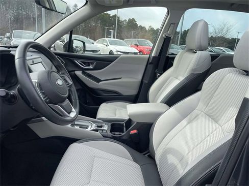 Used 2023 Subaru Forester Premium image 3
