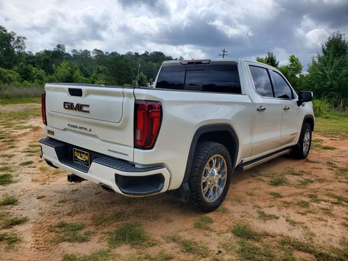 Used 2019 GMC Sierra 1500 Denali w/ Technology Package AWD/4WD image 11