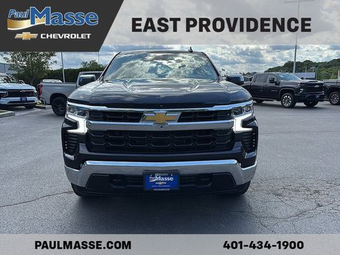 Used 2023 Chevrolet Silverado 1500 LT AWD/4WD image 2