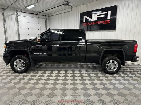 Used 2015 GMC Sierra 2500 Denali w/ Duramax Plus Package image 2