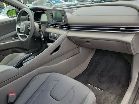 Certified 2026 Hyundai Elantra SE FWD image 13