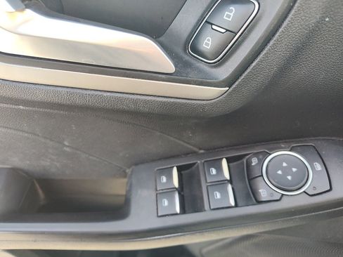 Used 2021 Ford Escape SE w/ SE Sport Appearance Package image 15