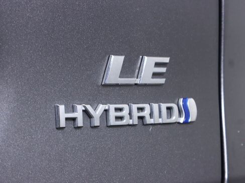 Used 2021 Toyota RAV4 LE AWD/4WD image 33