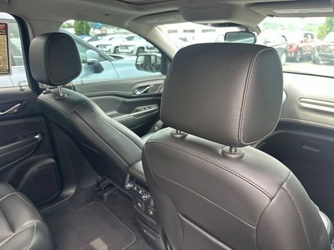Used 2019 GMC Acadia SLT w/ Black Edition FWD image 18