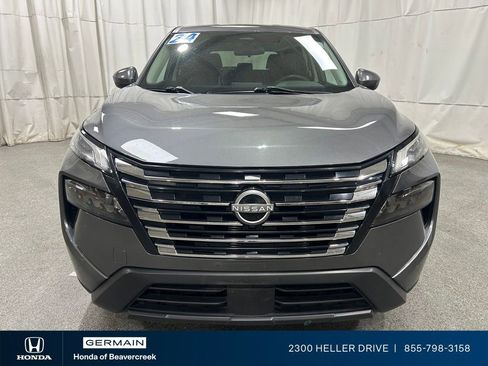 Used 2024 Nissan Rogue SV AWD/4WD image 3