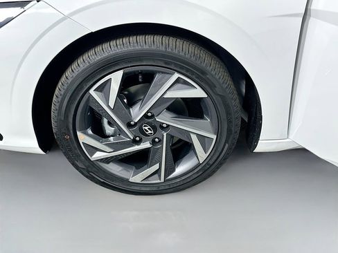 New 2026 Hyundai Elantra Limited image 22