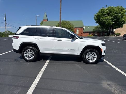 New 2026 Jeep Grand Cherokee Laredo AWD/4WD image 8