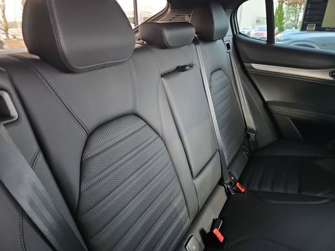 Used 2024 Alfa Romeo Stelvio Veloce image 12