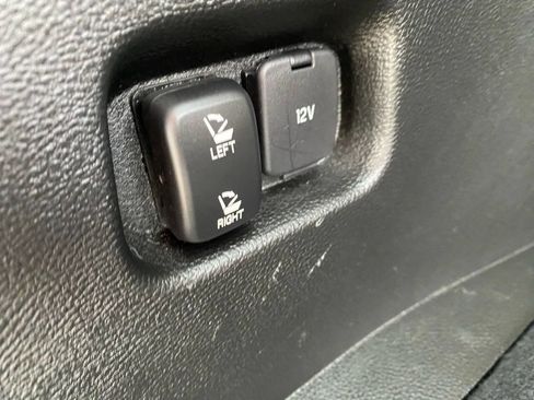 Used 2023 Ford Edge SEL image 28