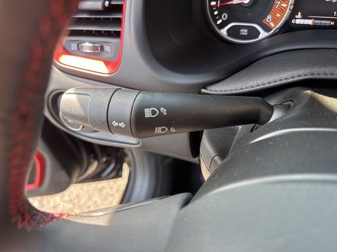 Used 2023 Jeep Renegade Trailhawk image 33