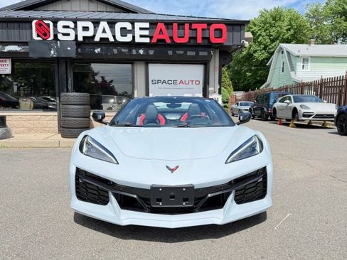 Used 2023 Chevrolet Corvette Z06 RWD image 2
