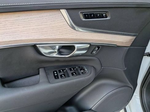 Used 2025 Volvo XC90 B6 Plus AWD/4WD image 16