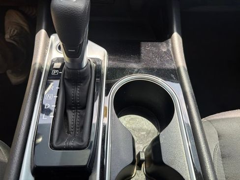 Used 2024 Nissan Altima 2.5 SV FWD image 29