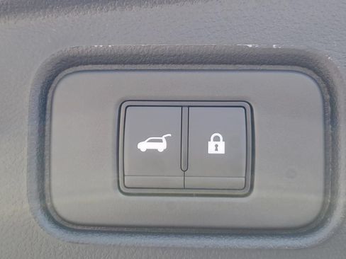 New 2026 Nissan Pathfinder Platinum FWD image 13