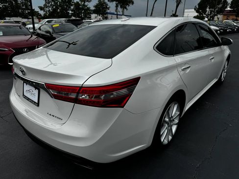 Used 2013 Toyota Avalon Limited w/ Technology Pkg FWD image 5