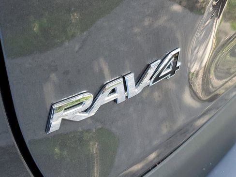 Used 2024 Toyota RAV4 XLE FWD image 9