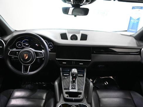 Used 2019 Porsche Cayenne AWD/4WD image 14