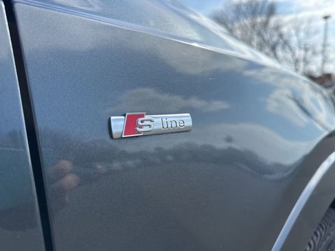 Used 2018 Audi Q3 2.0T Premium Plus w/ Premium Plus Package image 9