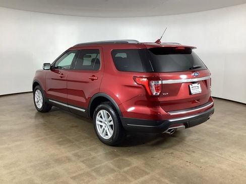 Used 2018 Ford Explorer XLT w/ Equipment Group 201A AWD/4WD image 7