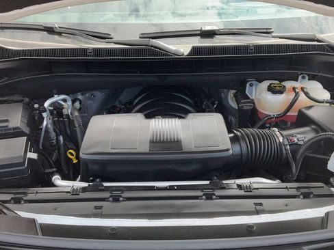 Used 2025 Chevrolet Suburban Premier AWD/4WD image 35